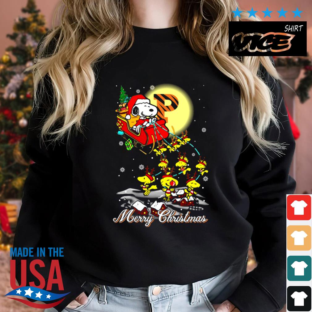 Favorable Princeton Tigers Snoopy Christmas Santa Claus With Sleigh Sweater Sweater den