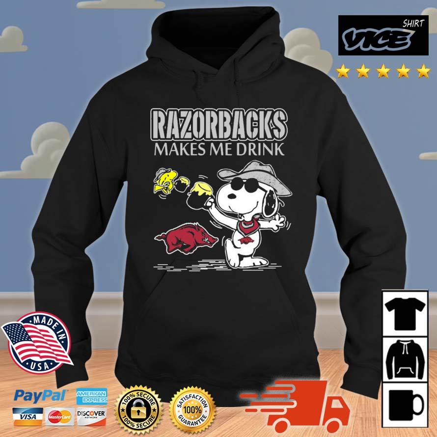Snoopy And Woodstock Arkansas Razorbacks Makes Me Drinks Shirt Hoodie